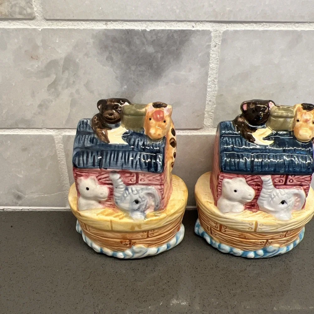 Vintage Noah's Ark Animals On Boat Ceramic Salt And Pepper Shaker Kitchen Decor